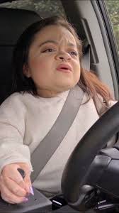 Start your engines 🚗 Pamela's learning to drive tonight at 10/9c!  #JayAndPamela