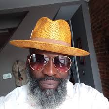 I easily fell in love with California and I love living here. This place is  beautiful the people are more beautiful. . So many of you have reached out  to see if