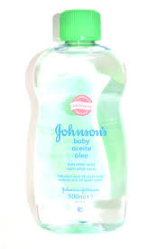 Descubre el nuevo johnson's® , con productos elaborados con un 50% menos de ingredientes y libres de sulfatos, ¡para un cuidado más suave del bebé! Johnson Johnson Aloe Vera Baby Oil 500ml Johnson And Johnson Baby Oil Aloe Oil