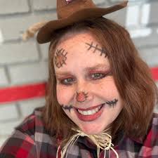 Pizza Hut open for business until dark