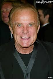 Robert Conrad, de son vrai nom Conrad Robert Falk, né le 1er mars 1935 à  Chicago dans l'Illinois[1], aux États-Unis, est un acteur américain. Il est  principalement connu pour avoir joué les