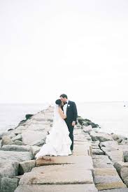 Maggie And Kevin S Maine Wedding Getaway At The Colony Maine Wedding England Wedding Maine Wedding Venues