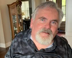 MET A NEW VETERAN TODAY! 😀👊🏼🇺🇸 It was my privilege this afternoon to  meet Ken and Tina Jack. Ken is a retired Air Force Senior Master Sergeant  with 28 years active duty