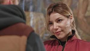 Aujourd'hui dans plus belle la vie. Plus Belle La Vie En Avance Eric Et Ariane Decident De Passer Le Concours De Commissaire Le Resume De L Episode Du 07 Janvier 2020 Video