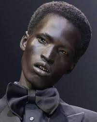 Apresento-vos o modelo sudanês de topo 🇸🇩 Mamour Majeng.