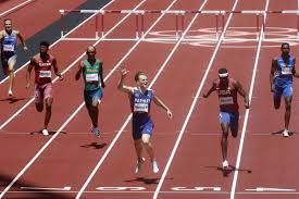 A competição dos 400 metros com barreiras masculino fez parte do programa do atletismo nos jogos olímpicos de verão de 1900. P8paaceiesde5m