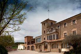 Platónov, que fue amigo de vasily gossman y fue admirado por susan sontag, john berger y joseph brodsky, tiene un estilo magistral. Hostal El Forn De Su Home Facebook