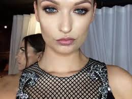 Women offered £2,500 for fake dates with 'Manchester United stars' in  bizarre social media scam