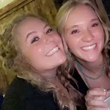 Chelsea Kelty and Connor Robbins's Wedding Website