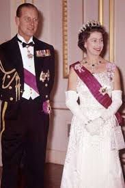 Elisabetta ii, regina del regno unito, e' nata a londra il 21 aprile del 1926.il suo nome intero è: God Save The Queen Sessant Anni Di Regno In Immagini Queen Regina Elisabetta Immagini