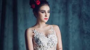 Saya terima nikah dan kawinnya vicy melanie binti tubagus imam syafei dengan mas kawin tersebut tunai, kata kevin aprilio dalam tayangan virtual. Biodata Profil Vicy Melanie Lengkap Agama Istri Kevin Aprilio