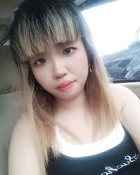 昨晚弟弟哭要抱抱爸爸妈妈都没有空姐姐就来帮帮忙抱起弟弟哄弟弟🥰🥰 📷2022.04.10 #Amber #Abner