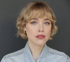 Carrie Barrett's Instagram, Twitter & Facebook