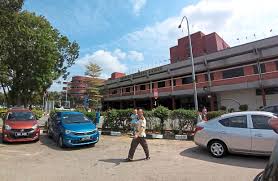 Pays a daily allowance for each day of confinement for a covered disability in a malaysian government hospital, provided that the insured shall confine to a room and board rate that does not exceed the amount shown in the schedule of benefit. Foreigners Locals Owe Govt Hospitals Rm24mil In Medical Bills The Star