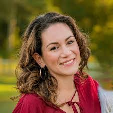 Cindy Bourgault's Instagram, Twitter & Facebook