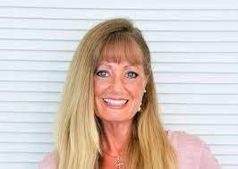 Lanette Norris's Instagram, Twitter & Facebook