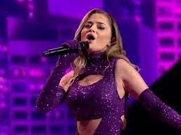 Κάνει καριέρα με το μικρό της όνομα, stefania. Entypwsiakh Kai Sth 2h Ths Proba Sth Eurovision H Stefania Lymperakakh Eikones Video Syneidhsh