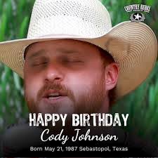 Lily Comer's Instagram, Twitter & Facebook