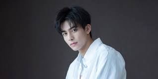 Lín yǔn, born april 16, 1996), also known by her english name jelly lin, is a chinese actress.she is known for her role as the female lead in the 2016 film the mermaid Song Weilong Age Height Girlfriend Net Worth Who Is He Kpop Wiki