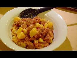 Dopo 20 minuti di cottura, sfiatate la pentola a pressione ed aggiungete le patate allo spezzatino. Il Motore Di Ricerca Ti Aiuta A Trovare Esattamente Quello Che Stai Cercando Trova Le Informazioni Piu Rilevanti I Video Ricette Cucina Italiana Spezzatino