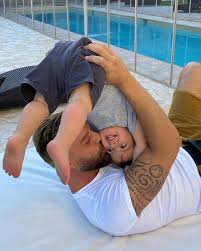 May 31, 2021 · netflix has confirmed producer charlie hanson has been removed from his role on ricky gervais' hit show after life after he was hit with allegations from 11 women. Ricky Martin S Stunning Family Home Is Dream For His Four Children Hello