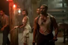 A arte de ‘pecadores’: como a fotografia, o design de produção, a edição, o figurino, a trilha sonora e o elenco elevaram a história pessoal de Ryan Coogler
