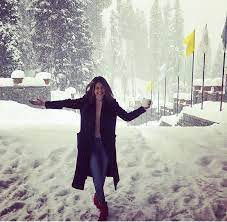 Jennifer Winget Vacation Pictures From Winter Wonderland Kashmir Are No Less Than A Dream Hungryboo Jennifer Winget Jennifer Winget Beyhadh Jenifer Winget