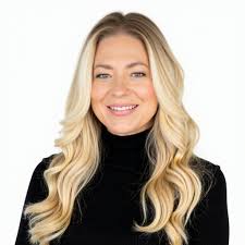 🚨 New Team Member Alert! Welcome Makenzie! 🙂🤝 I am a Customer Relations  Representative at the John G Clark State Farm office. I was born and raised  in Boardman, OH, and still