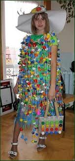 Stroj Z Surowcow Wtornych Szukaj W Google Ropa Con Material Reciclado Vestido Con Material Reciclado Vestido De Reciclaje