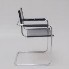 Cuir (1010) métal (1459) osier ou rotin (890) tissus (1400) autres matériaux (470). Marcel Breuer Chaise Cuir Noir Pieds Chrome Tubulaire Locafilm