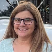 Leanne Henry's Instagram, Twitter & Facebook