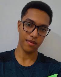 Foi muito top assistir ao show do melhor cover do Michael Jackson,  @rodrigoteaser !! Não pude deixar de entregar esse presente!! Muito gente  boa!! 😁👏 #rodrigoteaser #michaeljackson #show #brasil #viralreels  #viralvideos #viral #