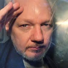 Genius provocateur behind wikileaks, hard at work providing startling glimpse of near future. Schwedische Justiz Lasst Vergewaltigungsvorwurf Gegen Assange Fallen Stern De