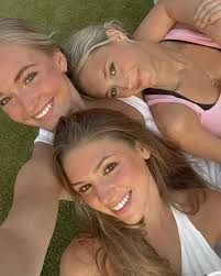 Mentally here right now 🔆🥂🫶🏻