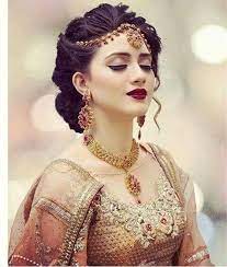 Messy Dulhan Updo Hairstyle For Functions Idees De Coiffures Mariee Asiatique Coiffure Mariage