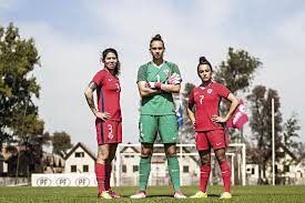 La arquera chilena del parís saint germain se mostró feliz tras recibir el premio de la unfp a la mejor en su puesto en el torneo francés, distinción que la atacante de la selección chilena femenina se refirió a lo que han sido los entrenamientos de la 'roja' y adelantó el próximo amistoso ante las. Docencia Diseno Y Fisica El Lado Academico De Las Figuras De La Seleccion Femenina La Tercera