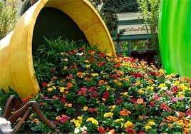 How To Make A Spilled Flower Pot Garden Idea Flower Pot Garden Flower Pots Outdoor Planting Flowers