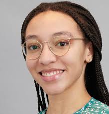 Arielle Clarke's Instagram, Twitter & Facebook