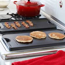 Le Creuset Reversible Grill Griddle Sur La Table Le Creuset Le Creuset Cookware Creuset