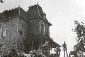 L'achat d'œuvres d'art ne constitue pas une licence à usage commercial ou personnel. The Psycho Sequels Article By James Futch Scary Houses Scary Movies Psychos