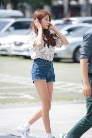 27 Photos Of Gfriend S Sowon That Prove She Has Impossibly Long Legs Koreaboo Korean Fashion Girls Fashion Clothes Fashion