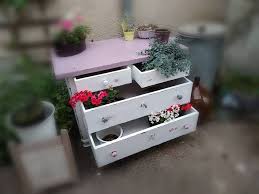 Neue Gartendeko Eine Kommode Gehalten In Den Farben Weiss Dunkrlgrau Und Hellviolett Shabby Chic Ich Liebe Es Au Shabby Chic Zimmer Schabby Schick Shabby