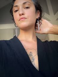 Karrie Hurley's Instagram, Twitter & Facebook