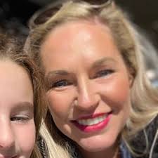 Beth Maples Norris (@OBethWhatCanIDo)