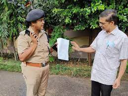 Jun 23, 2021 · amitabh bachchan spotted on shoot in bandra. Amitabh Thakur News Amitabh Thakur Interrogated Former Ips Alleges Illegal Detention Police S Argument Only Stopped From Going To Gorakhpur Presswire18