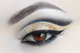 A lip gloss will make the lips wet. Black Gold Glamorous Christmas Makeup Tutorial January Girl Beauty Fashion And Lifestyle Blog