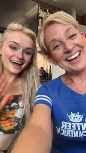 Going live with Miss Ohio Volunteer as she prepares to leave for Miss  Volunteer America!