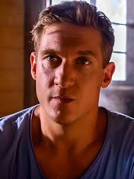 Avevo promesso a me stesso di non innamorarmi mai più di una donna già  impegnata». Queste sono le parole di Vincent Ritter che danno subito il  tono a ciò che sta per