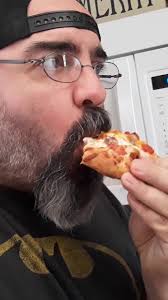 My review of Domino's Cheeseburger Pizza #Food #foodreview #pizza #dominos  #review