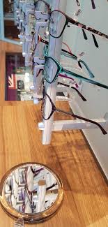 At roberts eyecare associates, our professional eye care staff will be happy to assist you with your vision needs. Dw Roberts Spectacle Lenses